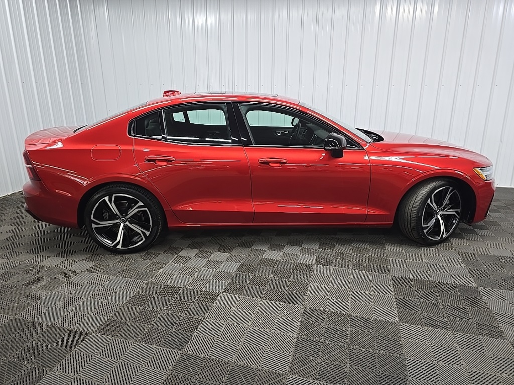 2023 Volvo S60 Ultimate photo 2