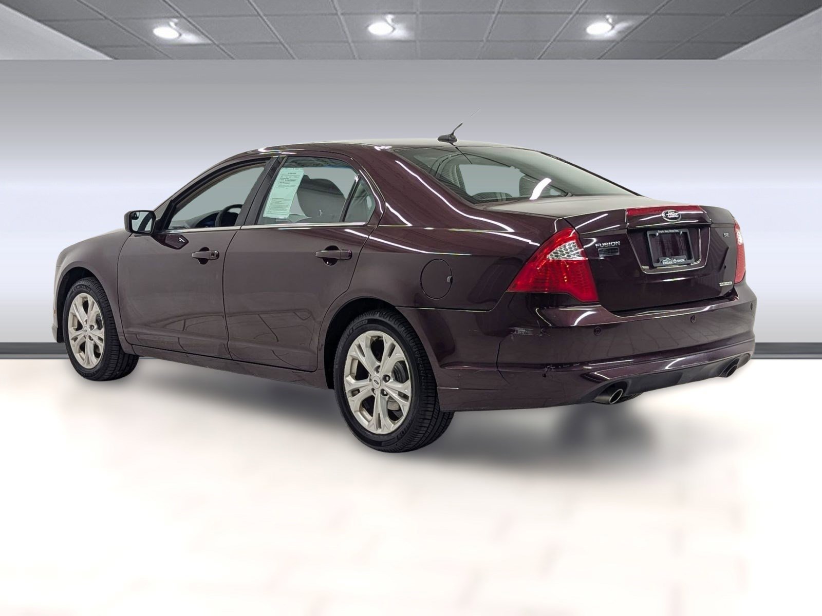 2012 Ford Fusion SE photo 2