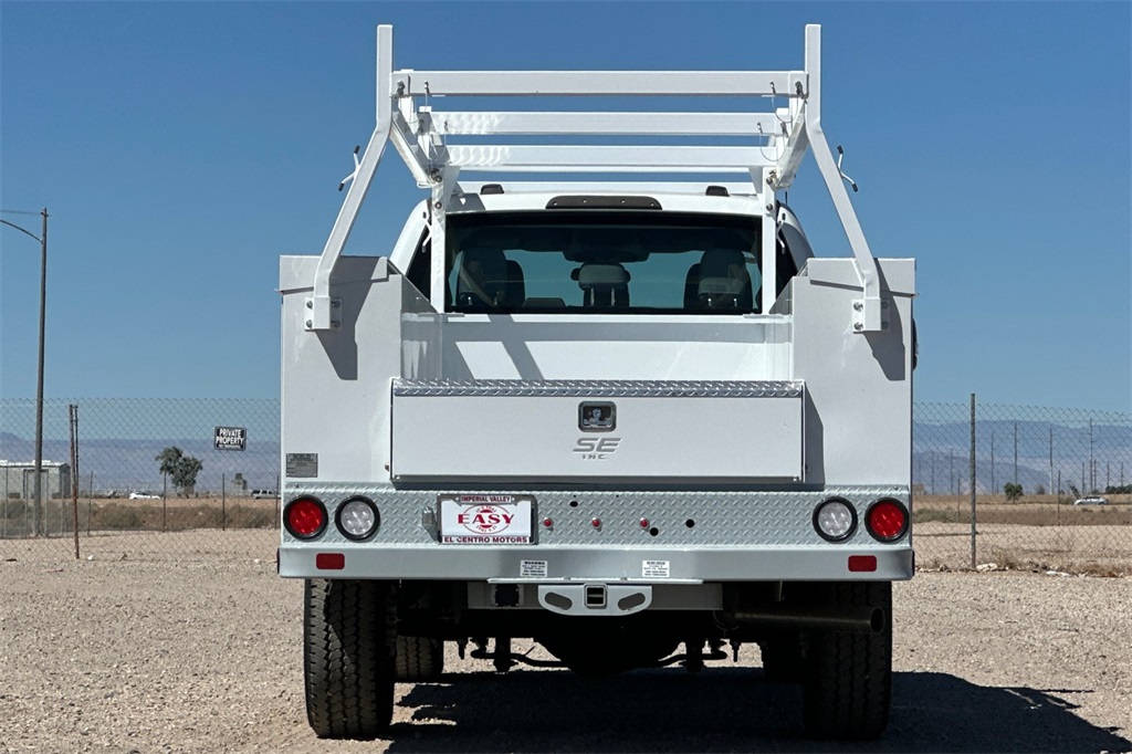 2025 Ford F-350 XL photo 4