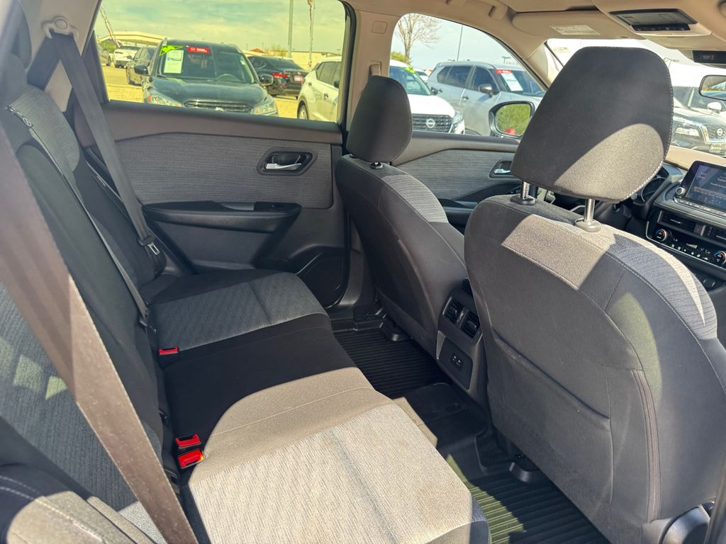 2023 Nissan Rogue SV photo 15