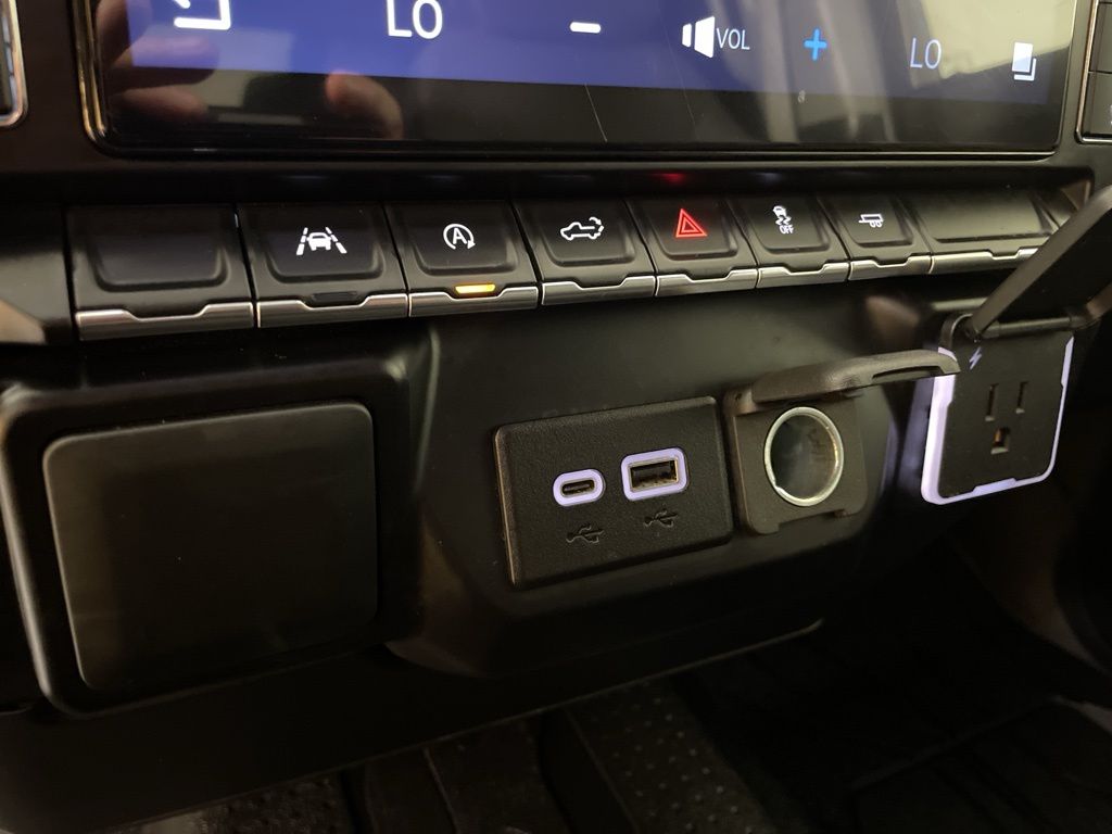 2024 Chevrolet Silverado 1500 Custom photo 25