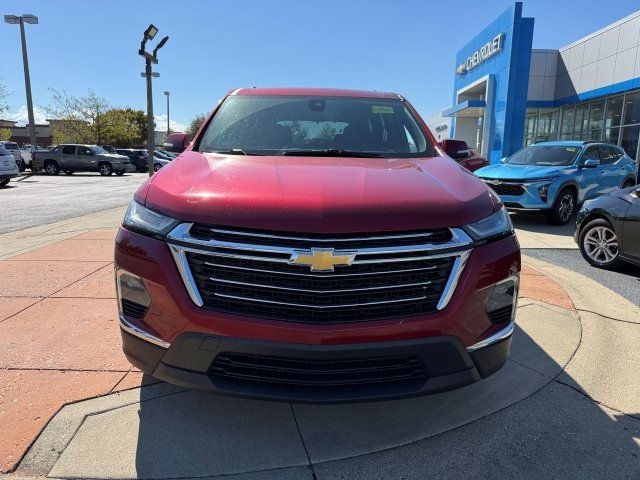2023 Chevrolet Traverse photo 2