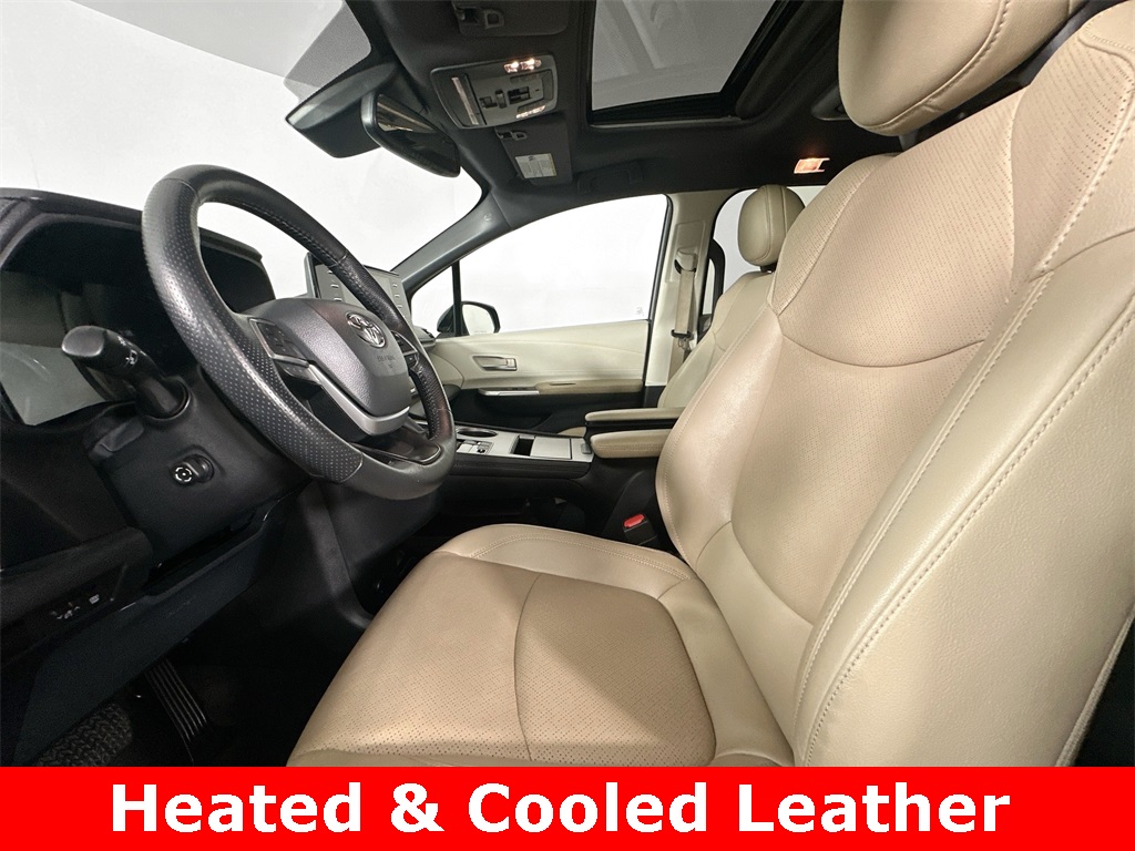 2024 Toyota Sienna Limited photo 5