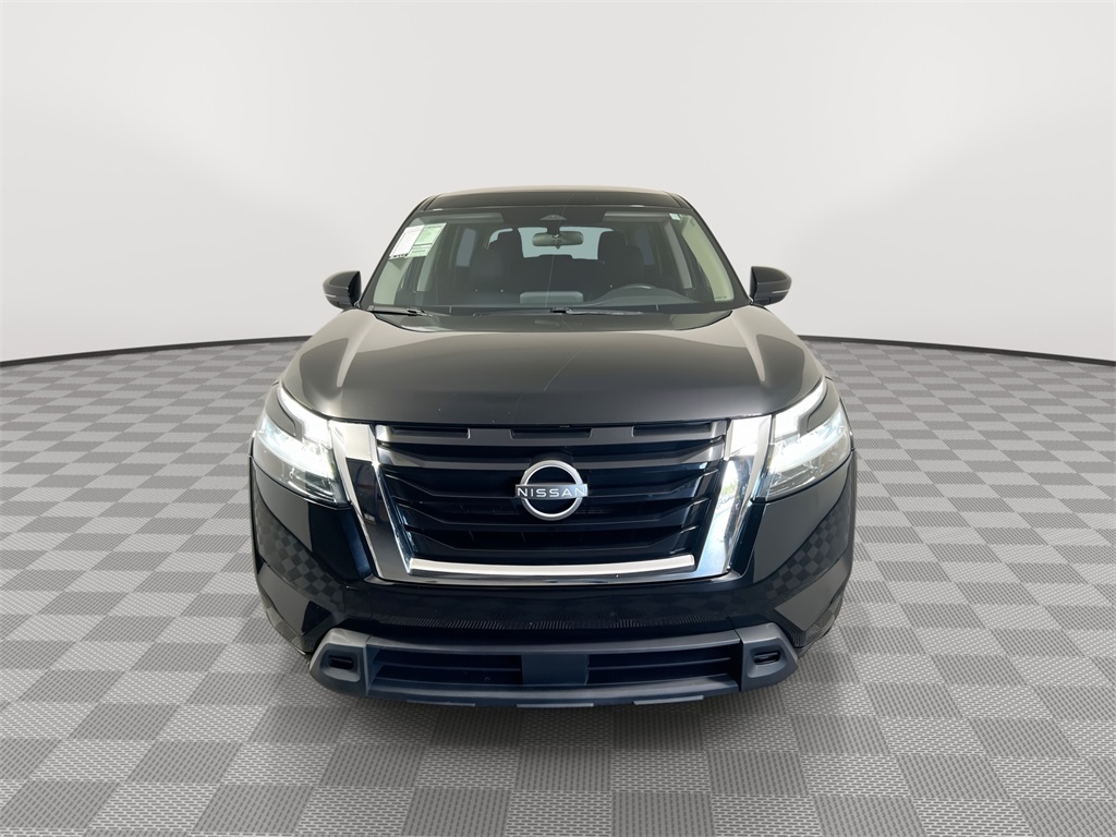 2022 Nissan Pathfinder S photo 2