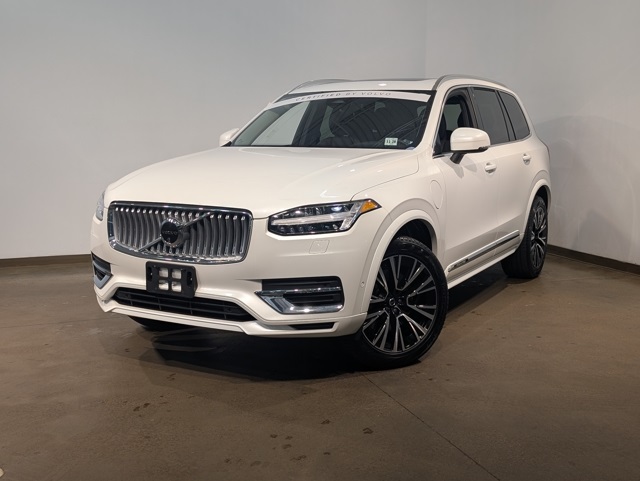2024 Volvo XC90 Plus's photo