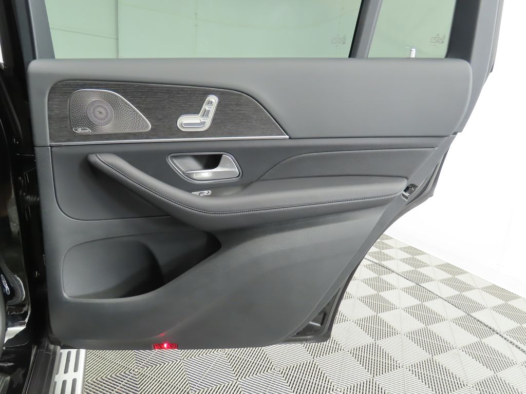 2026 Mercedes Benz GLS 450 4MATIC photo 28