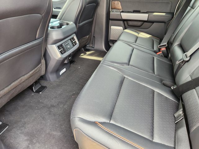 2025 Ford F-350 Lariat photo 28