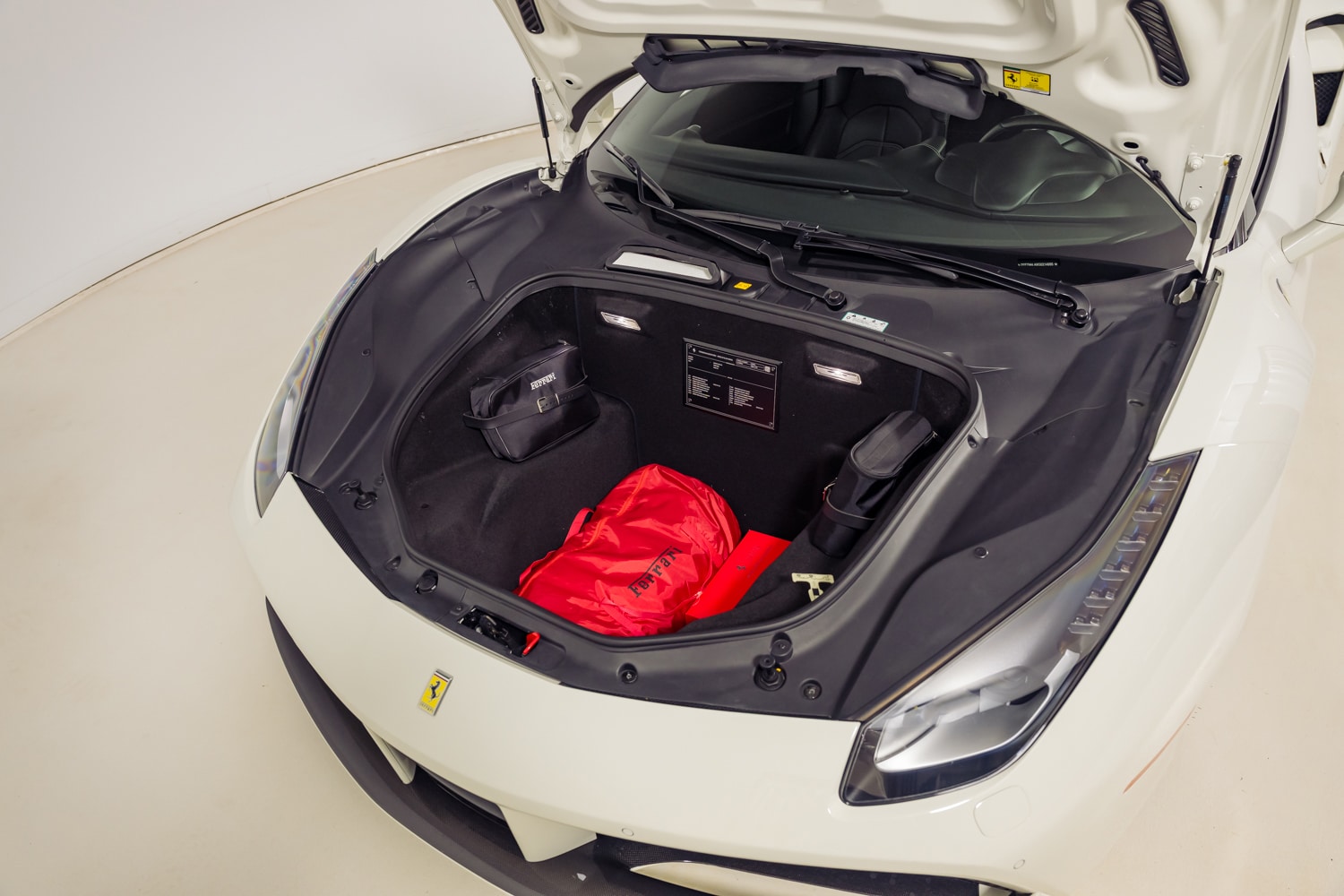 2016 Ferrari 488 GTB photo 44