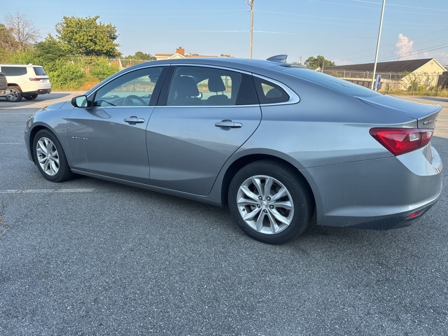 2024 Chevrolet Malibu 1LT photo 2