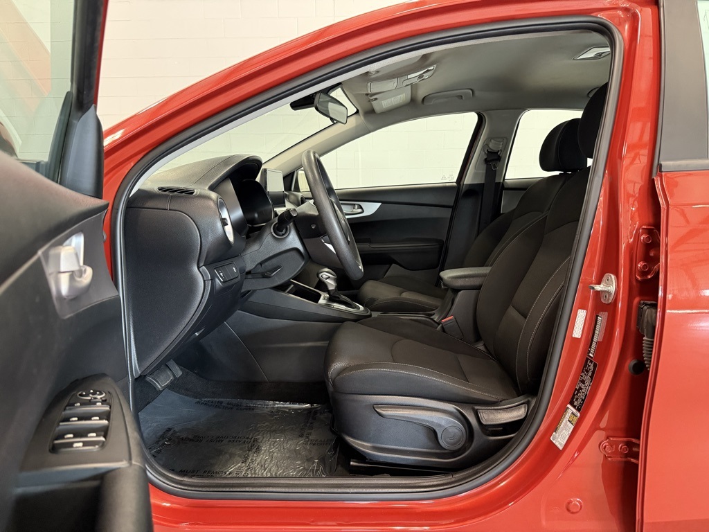 2022 Kia Forte LXS photo 8