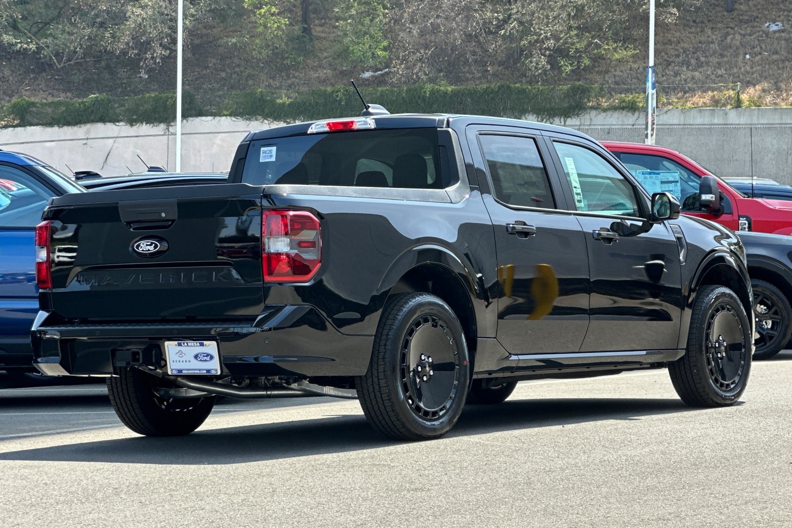 2025 Ford Maverick photo 3