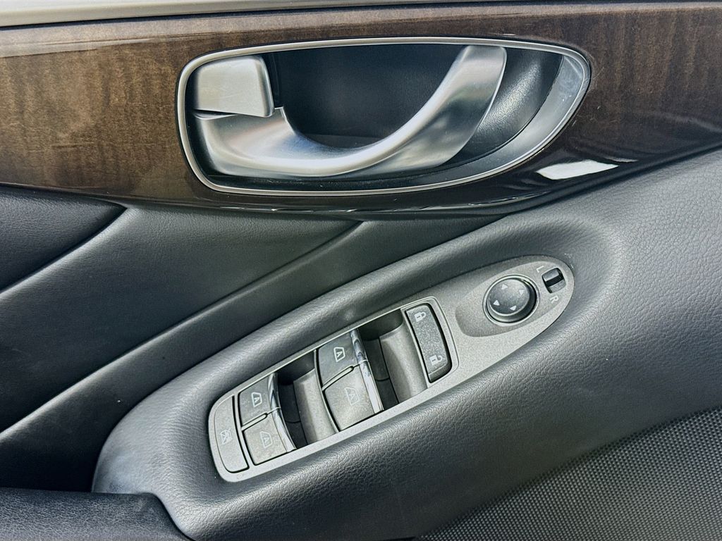 2018 Infiniti Q50 3.0t LUXE photo 19