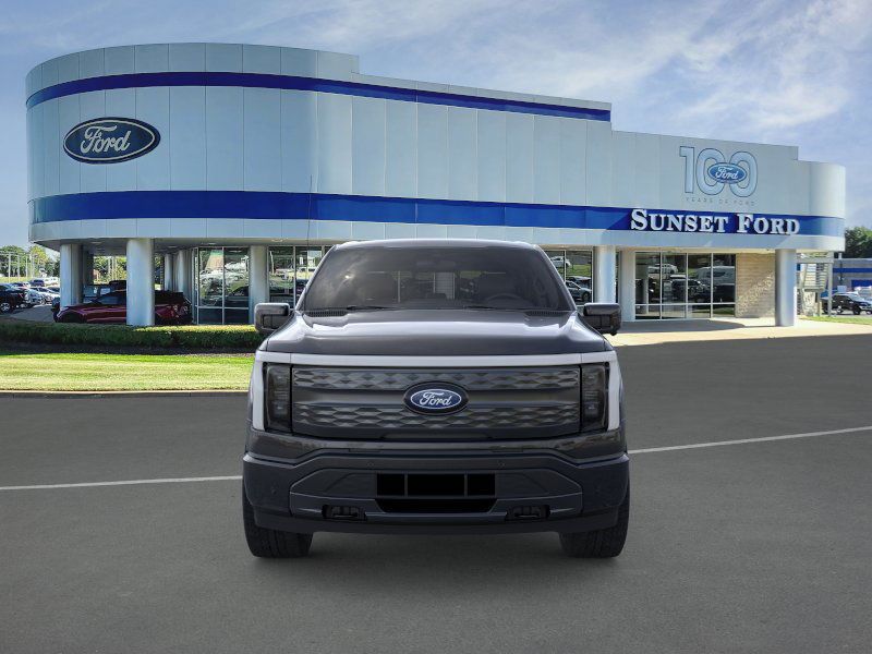 2025 Ford F-150 Lightning Lariat photo 5