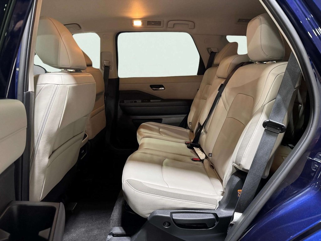 2023 Nissan Pathfinder SL photo 22