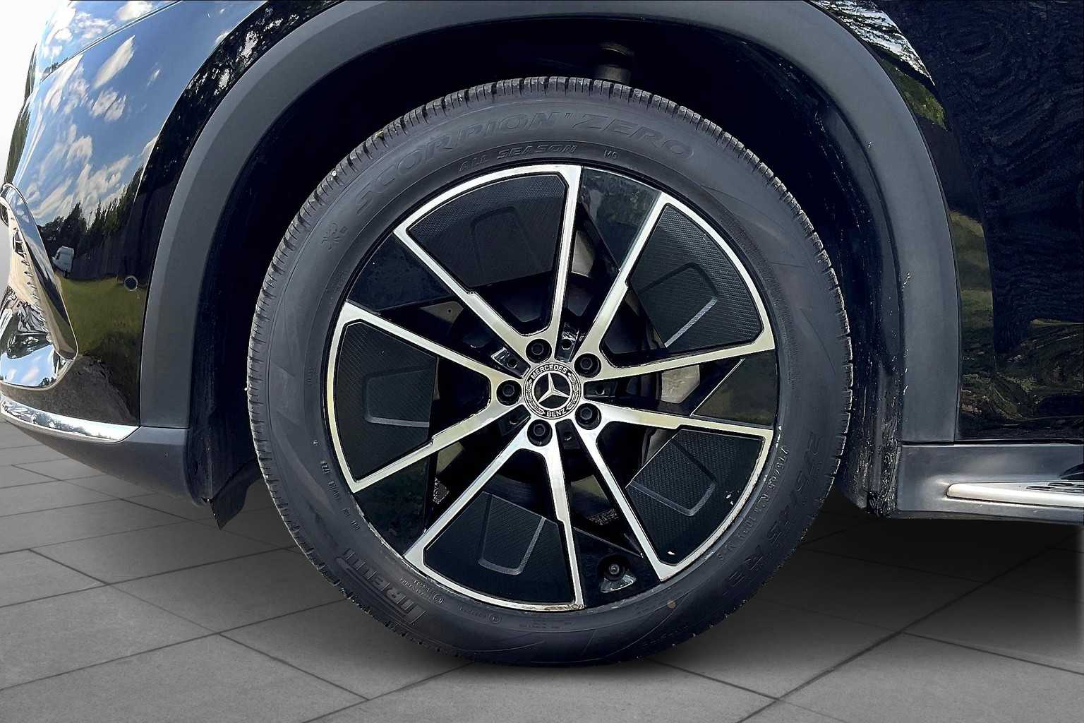 2023 Mercedes Benz EQS SUV 450 photo 9
