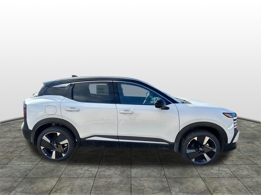 2025 Nissan Kicks SR photo 2