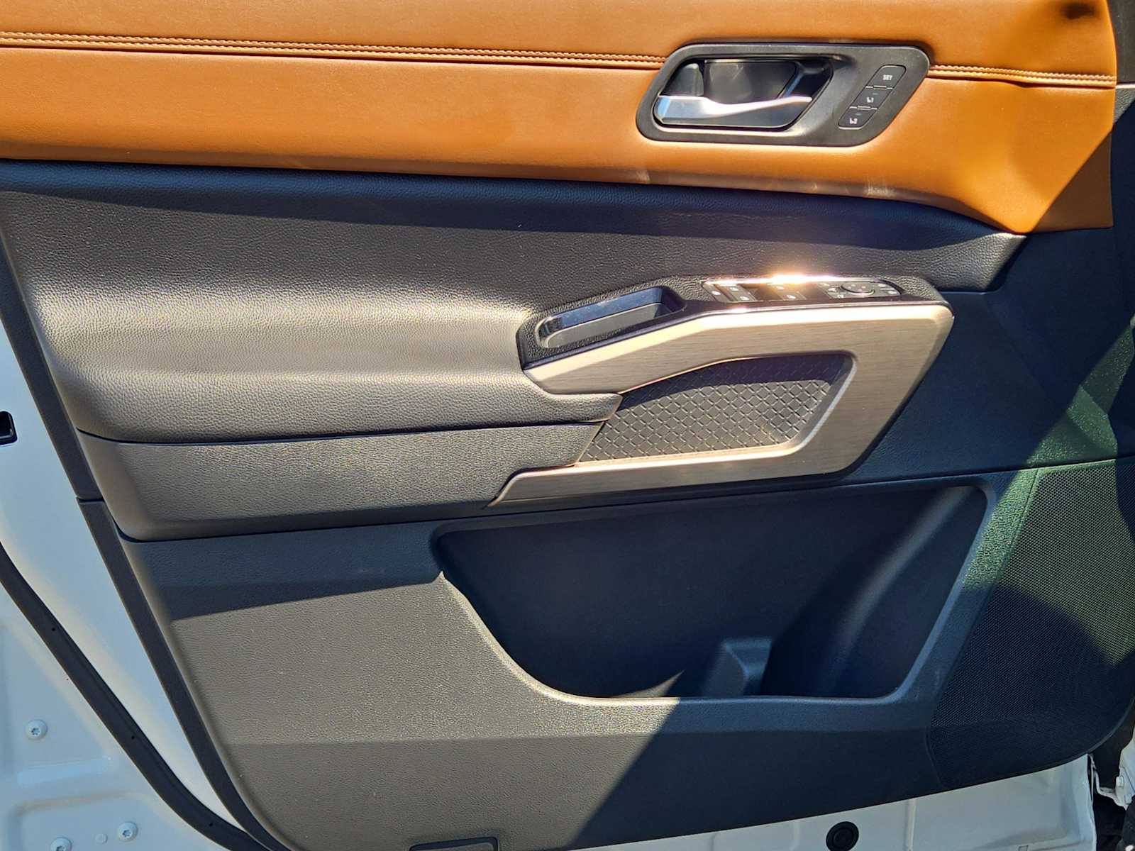 2024 Nissan Pathfinder Platinum photo 21
