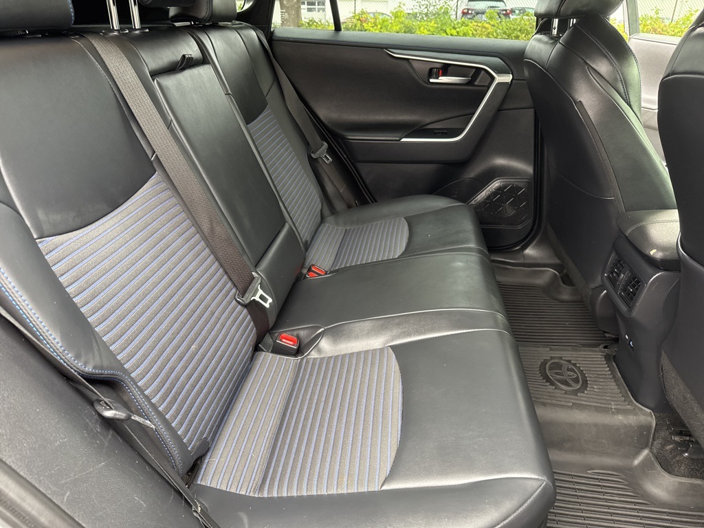 2022 Toyota RAV4 Hybrid XSE photo 24
