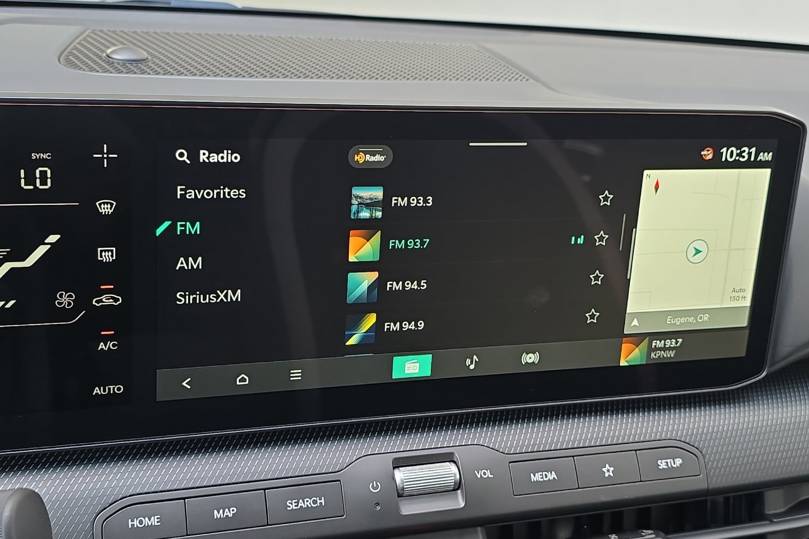 2025 Kia K4 GT-Line photo 12