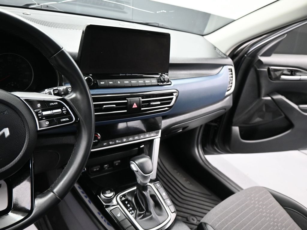 2022 Kia Seltos Nightfall Edition photo 5