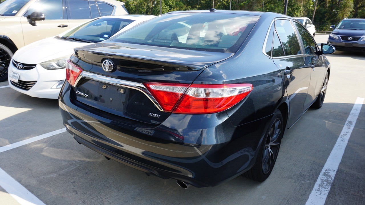 2017 Toyota Camry XLE XSE photo 3