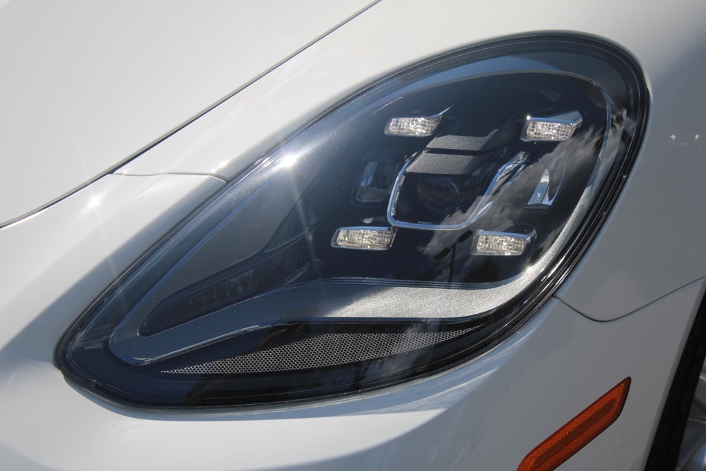 2023 Porsche Panamera E-Hybrid 4 photo 11