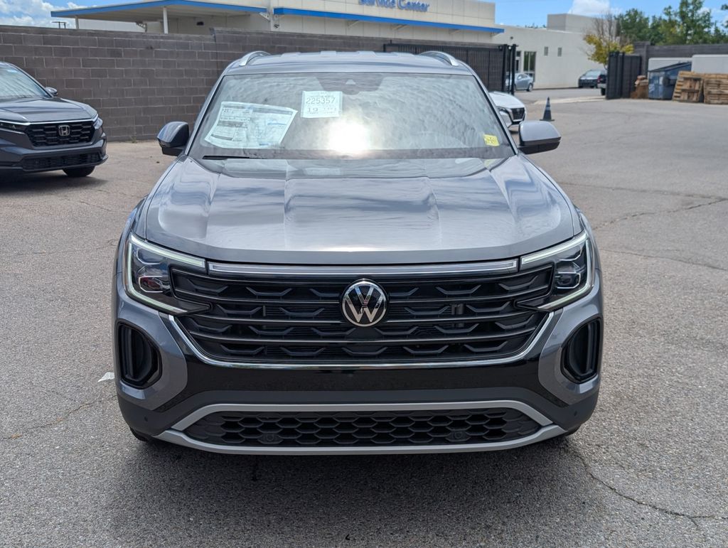 2025 Volkswagen Atlas Cross Sport SE Technology photo 3