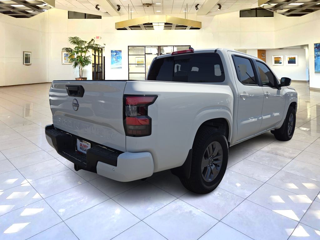 2025 Nissan Frontier Crew Cab SV photo 4