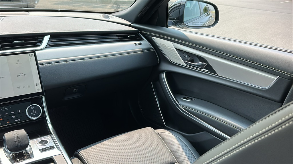 2024 Jaguar XF P300 R-Dynamic SE photo 27