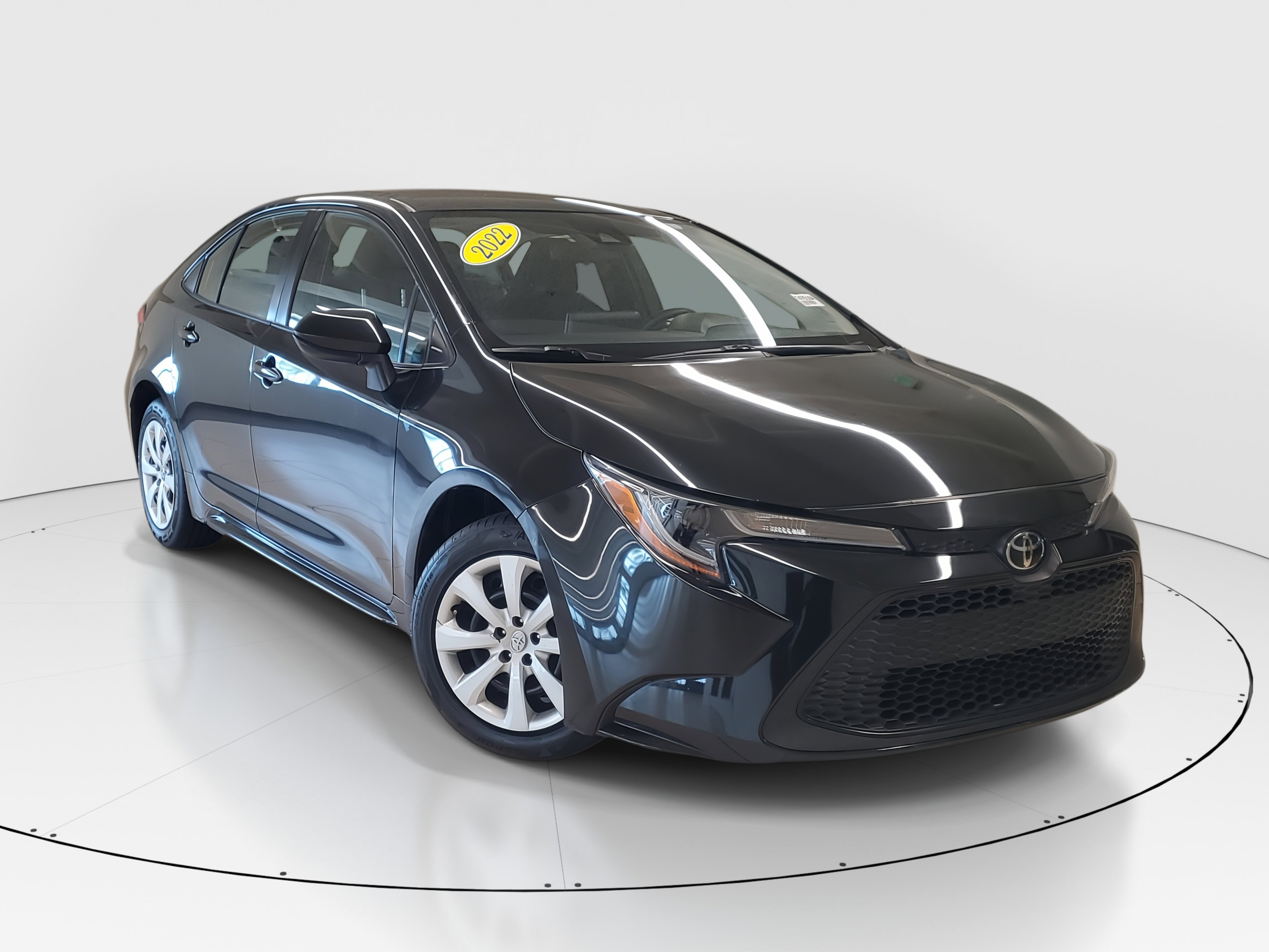 Used 2022 Toyota Corolla LE with VIN JTDEPMAE1NJ194056 for sale in Pinecrest, FL