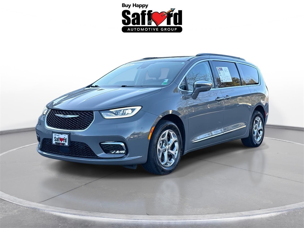 2022 Chrysler Pacifica Limited's photo