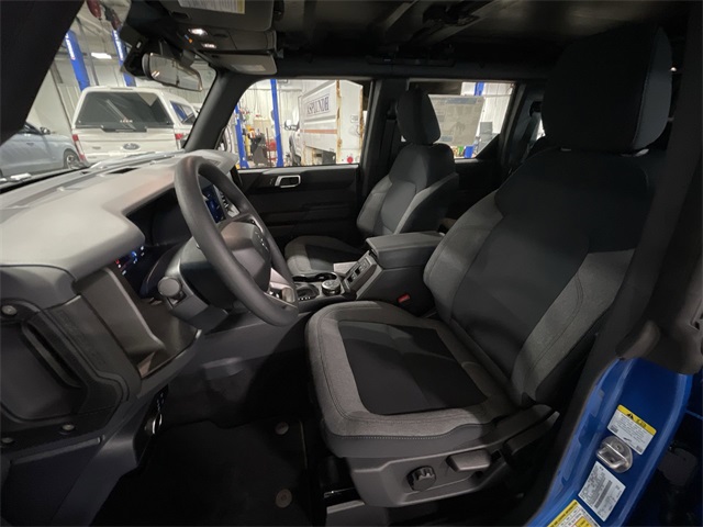 2025 Ford Bronco Base photo 17