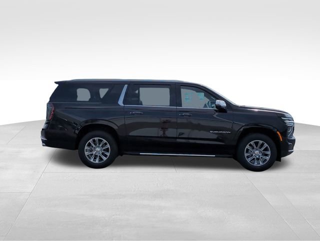 2025 Chevrolet Suburban Premier photo 2
