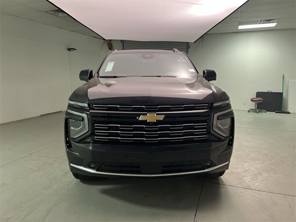 2026 Chevrolet Suburban High Country photo 3