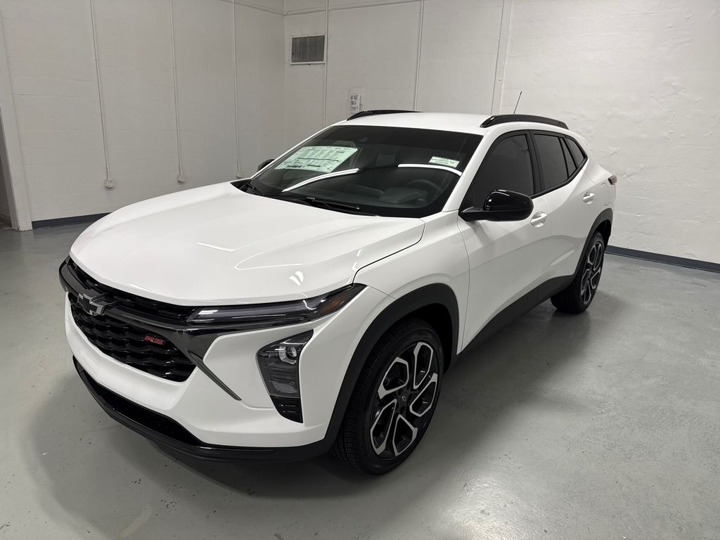 2025 Chevrolet Trax photo 3