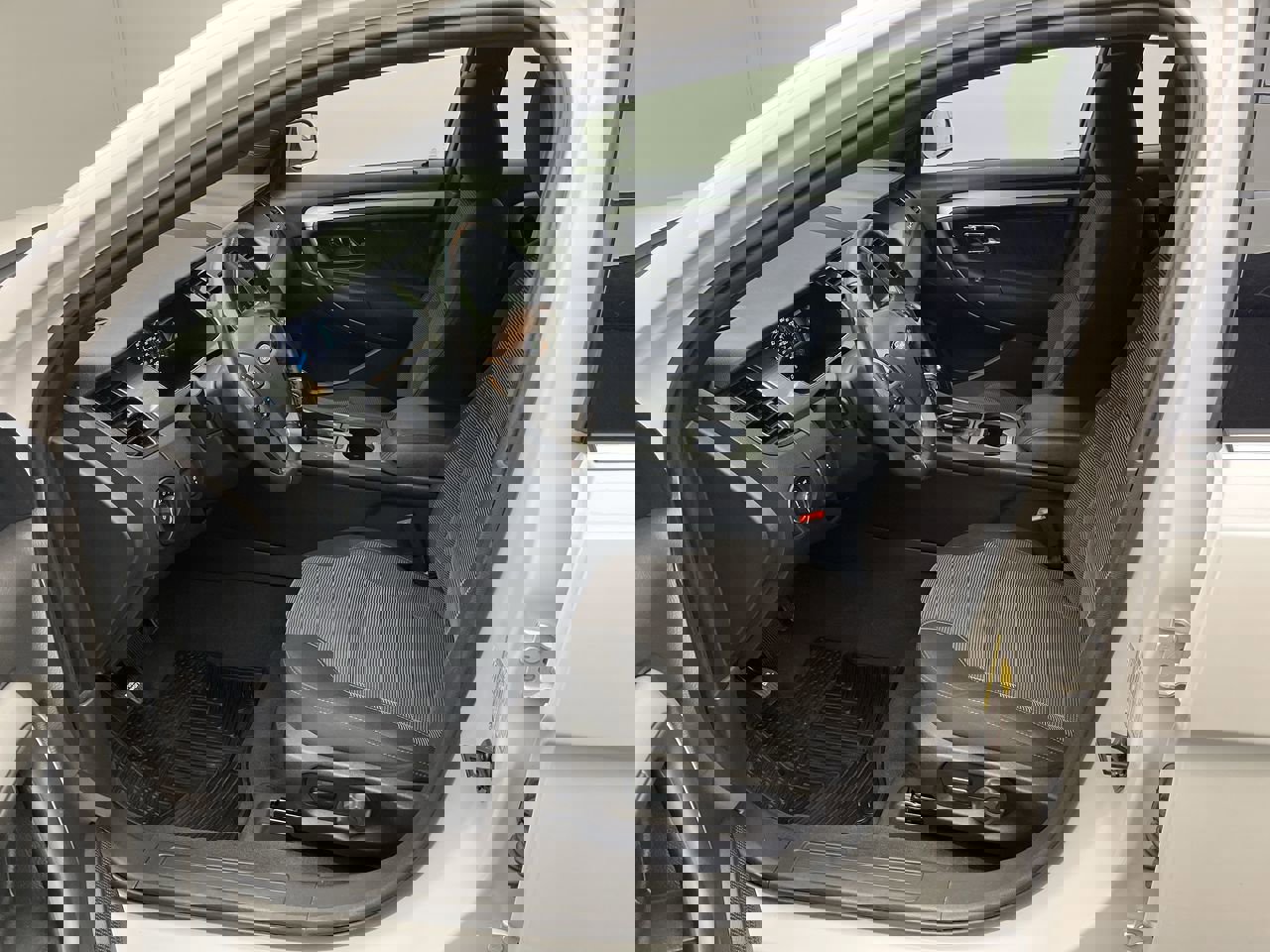 2019 Ford Taurus SEL photo 3