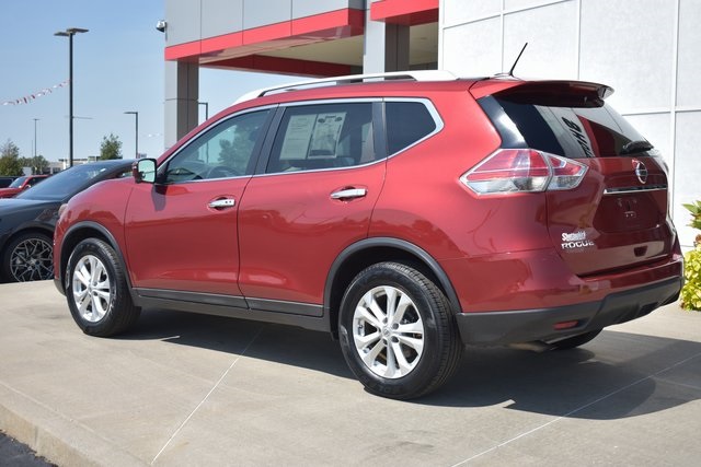 2016 Nissan Rogue SV photo 7