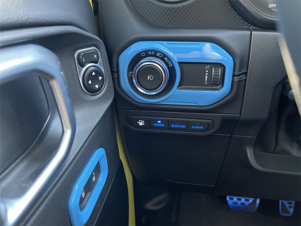 2024 Jeep Wrangler 4xe Rubicon X photo 17