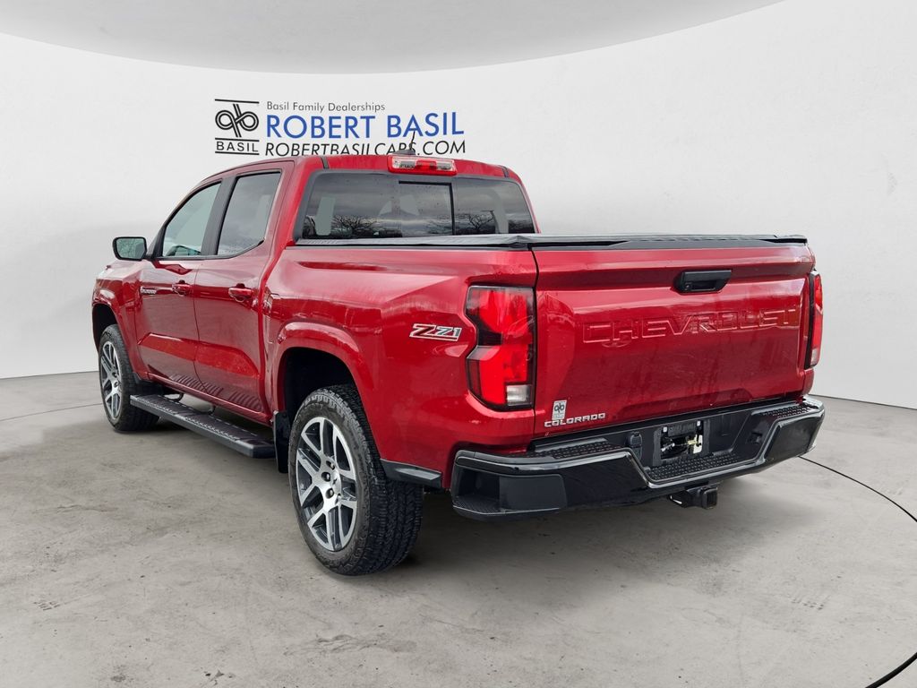2023 Chevrolet Colorado Z71 photo 3