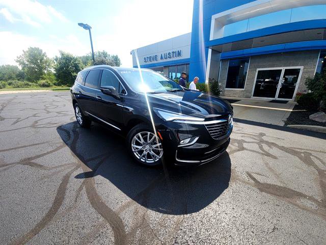 2023 Buick Enclave Essence's photo
