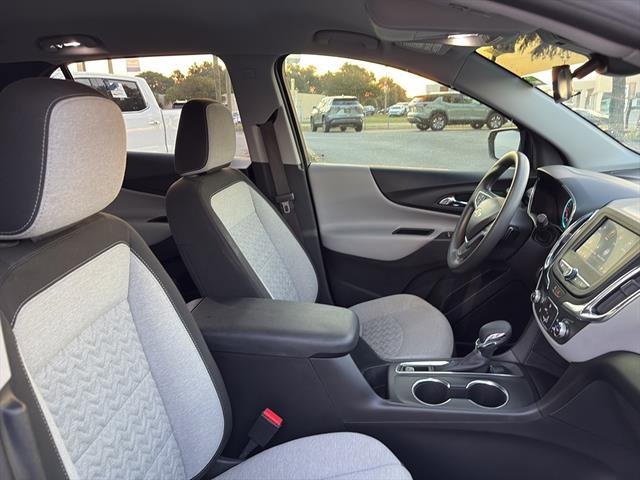 2023 Chevrolet Equinox LS photo 9