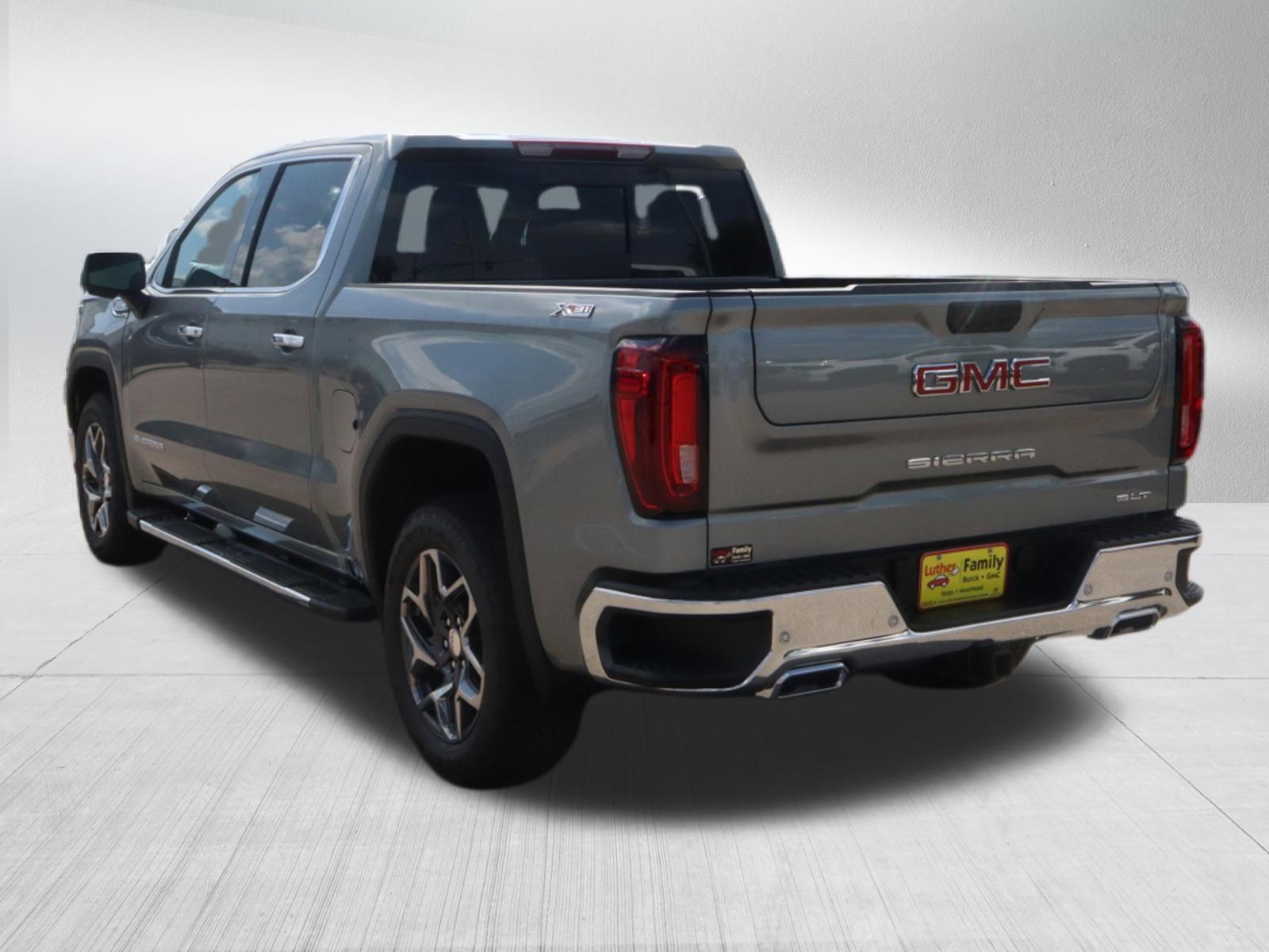 2026 Gmc Sierra 1500 SLT photo 3