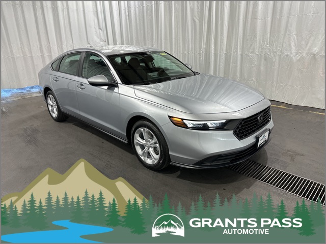 2025 Honda Accord LX's photo