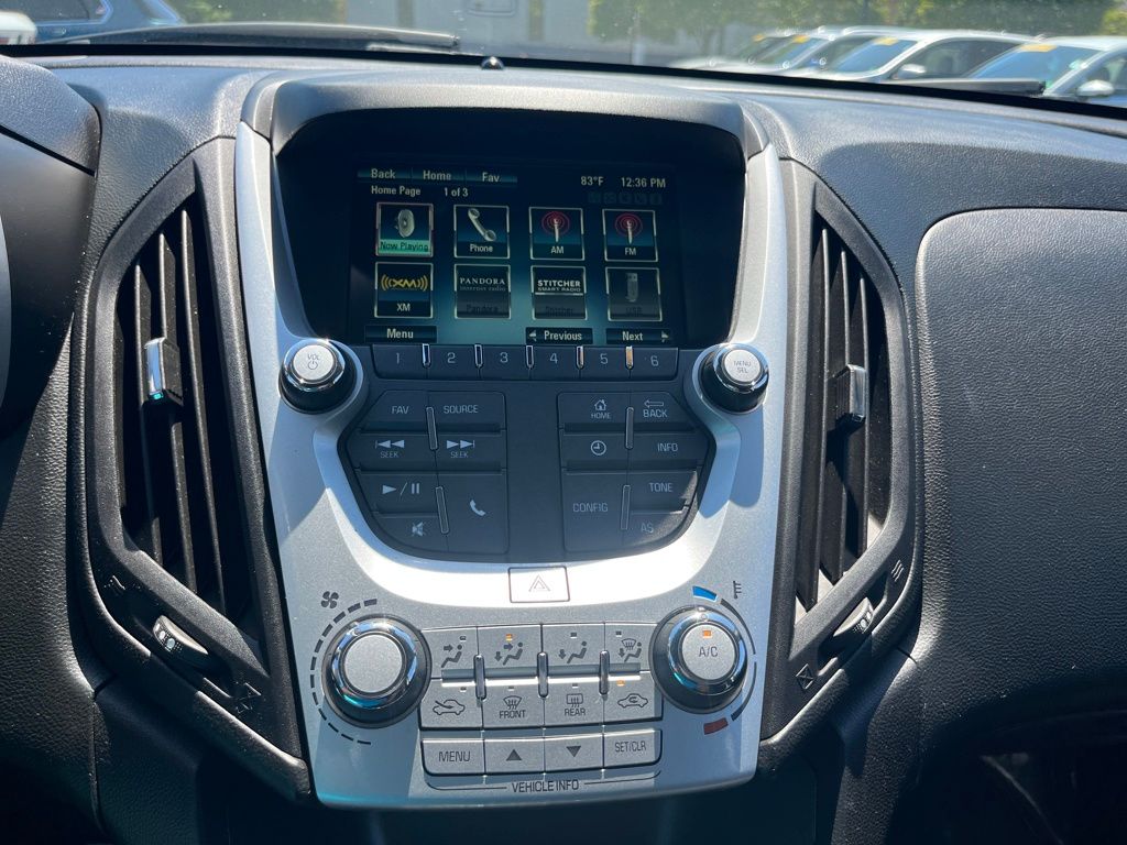 2016 Chevrolet Equinox LT photo 18