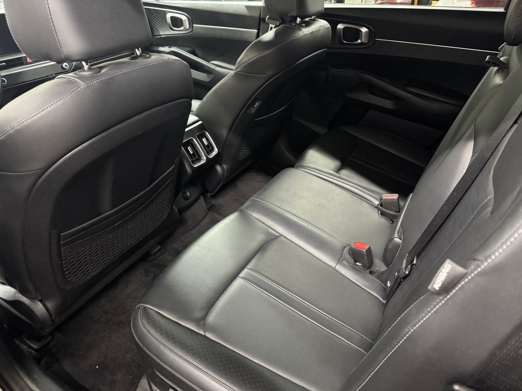 2024 Kia Sorento S photo 14