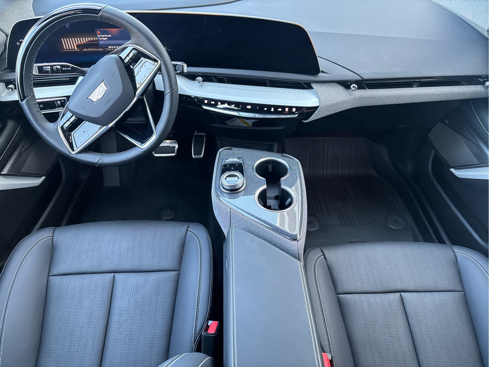 2025 Cadillac Optiq Luxury photo 13