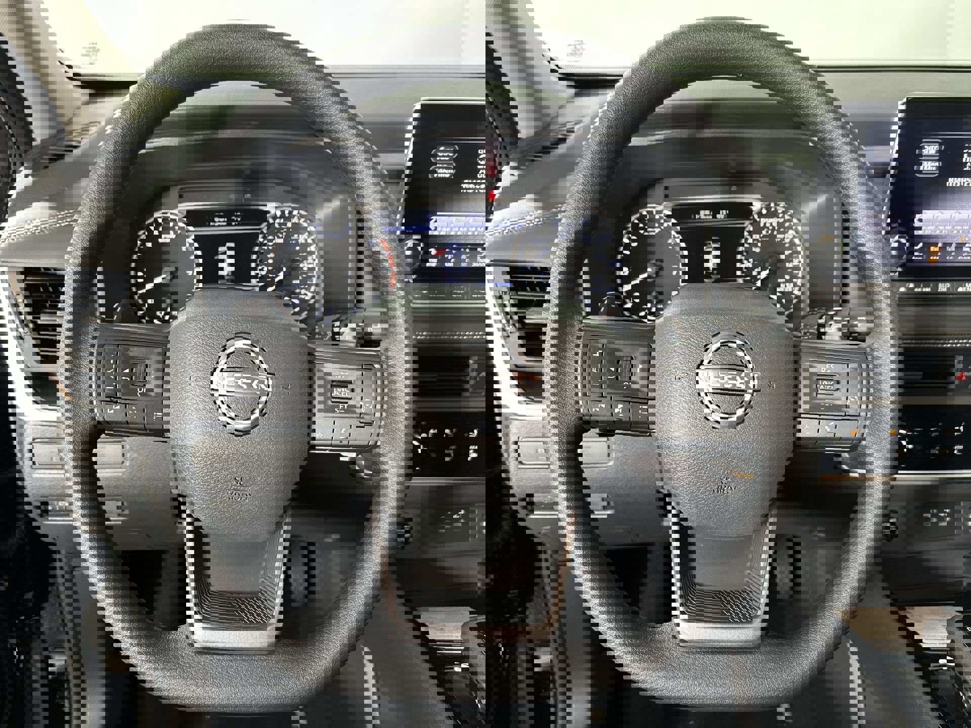 2025 Nissan Rogue S photo 13
