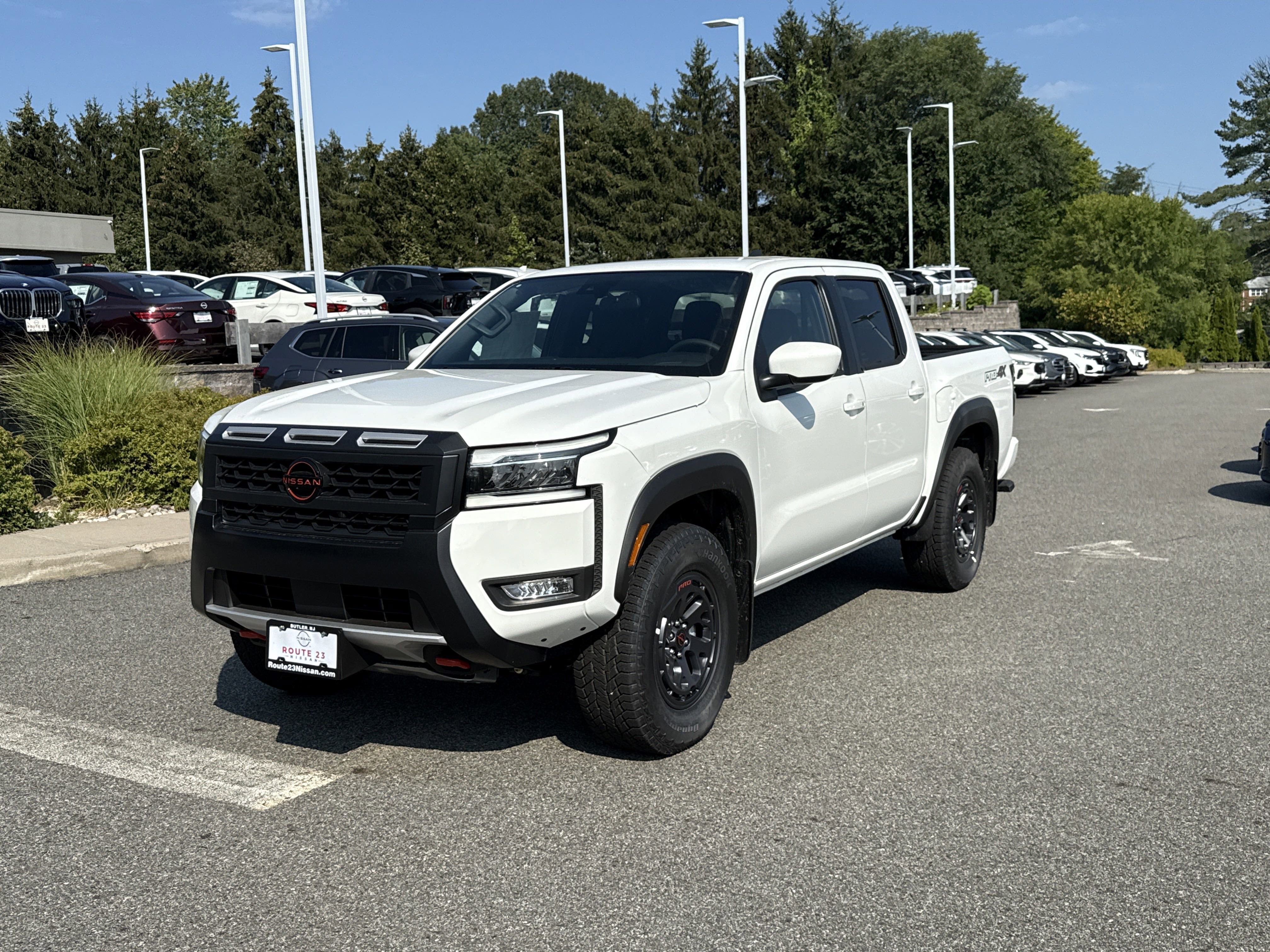 2025 Nissan Frontier PRO-4X's photo