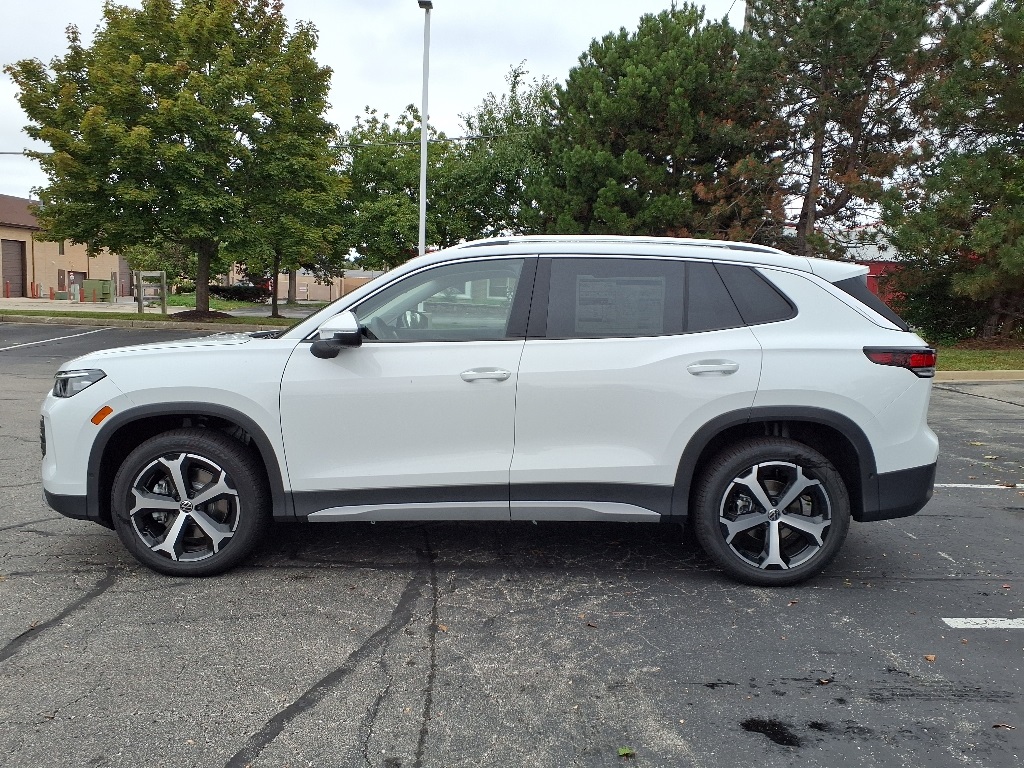 2025 Volkswagen Tiguan SE photo 4