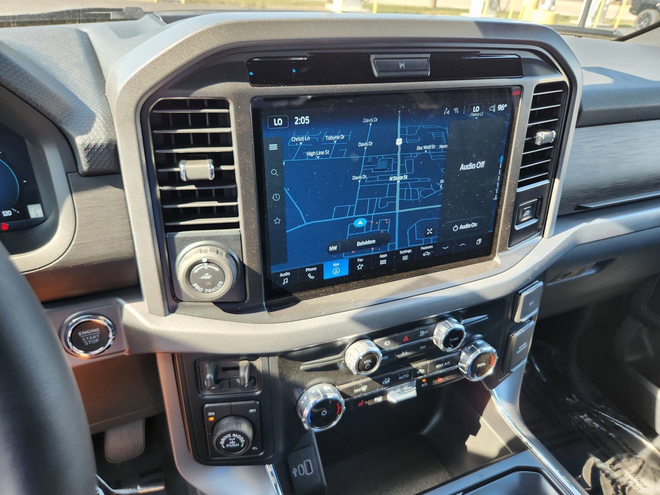 2025 Ford F-150 XLT photo 5